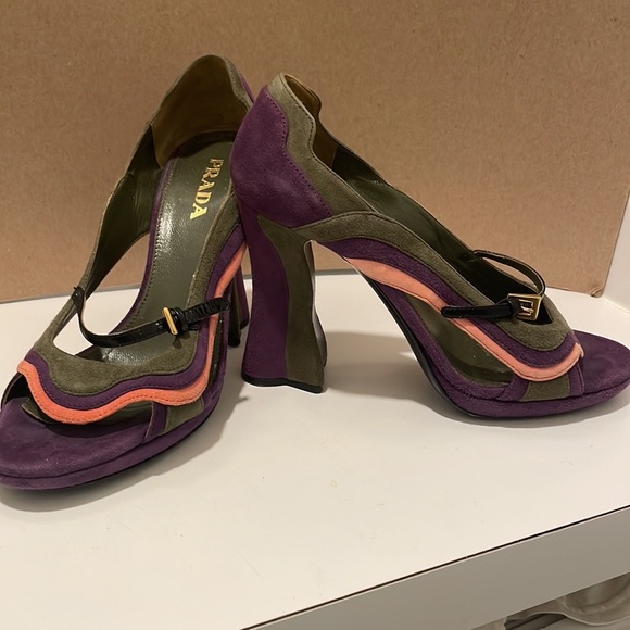 PRADA shoes in good condition - Picture 2 of 2